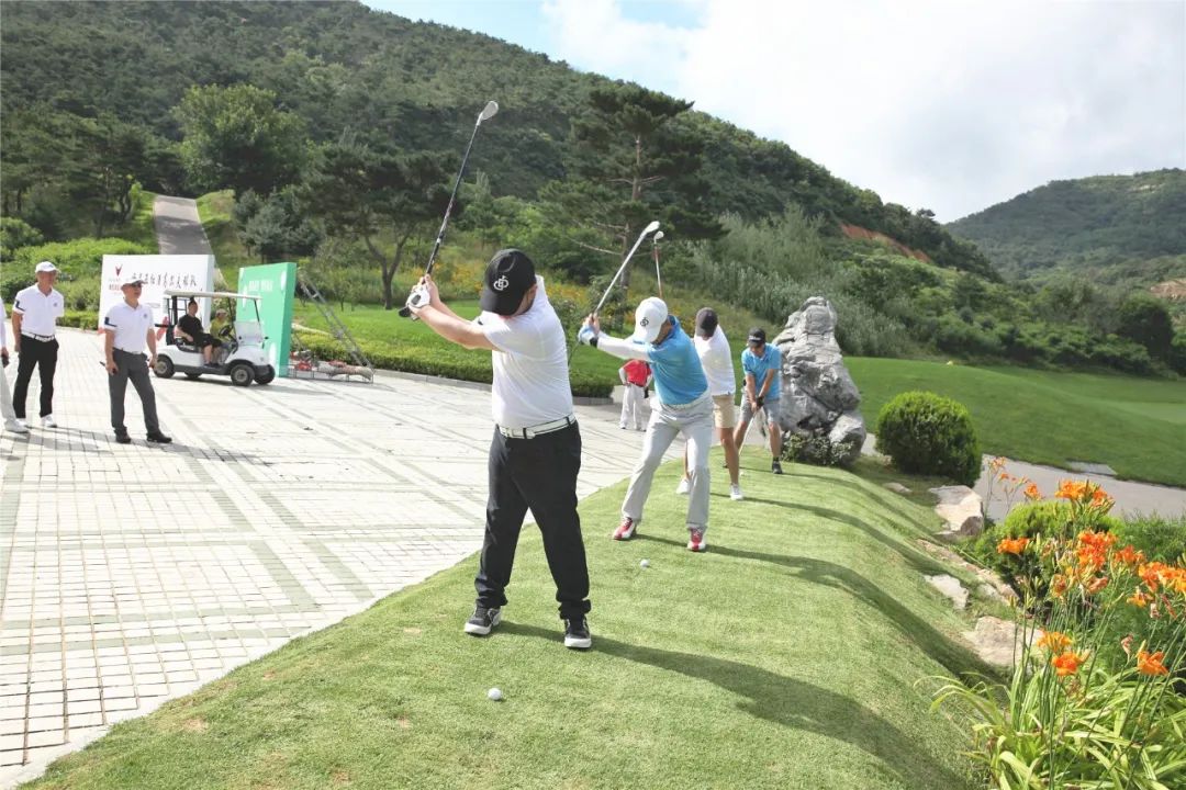 挥舞盛夏 开杆纳凉